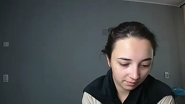 Eva Gloryy online show from September 16, 2025, 10:27 am