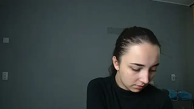 Eva Gloryy online show from September 25, 2025, 9:13 am