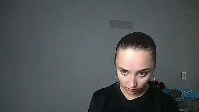 Eva Gloryy online show from October 13, 2025, 8:47 am