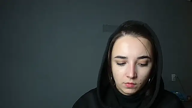 Eva Gloryy online show from November 19, 2025, 10:43 pm