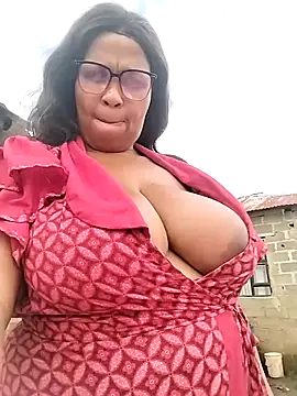 bubblendz1988 online show from February 24, 2026, 8:12 am