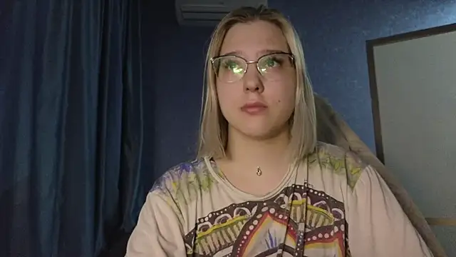 Snapshot of HotBrandyX chatting on November 15, 2025, 2:46 pm HotBrandyX online show from November 15, 2025, 2:46 pm