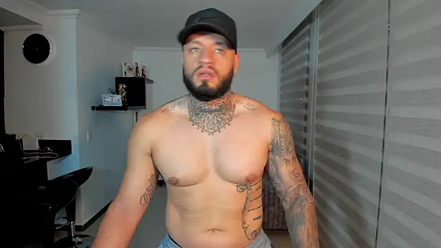 Snapshot of dereckgreen chatting on February 12, 2026, 12:38 am dereckgreen online show from February 12, 2026, 12:38 am