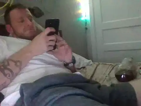 biggzee6 online show from February 13, 2025, 6:52 am