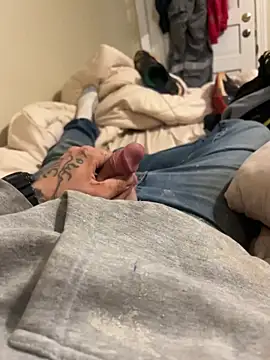 Snapshot of biggzee6 chatting on January 13, 2026, 11:21 pm biggzee6 online show from January 13, 2026, 11:21 pm