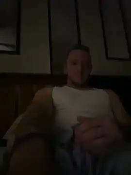 Snapshot of biggzee6 chatting on February 17, 2026, 5:26 am biggzee6 online show from February 17, 2026, 5:26 am