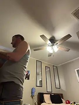 Snapshot of biggzee6 chatting on February 23, 2026, 10:40 pm biggzee6 online show from February 23, 2026, 10:40 pm