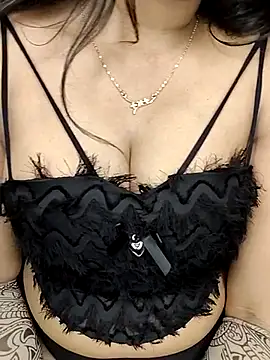 Snapshot of Love_Evaa chatting on February 1, 2025, 8:37 pm Love Evaa online show from February 1, 2025, 8:37 pm