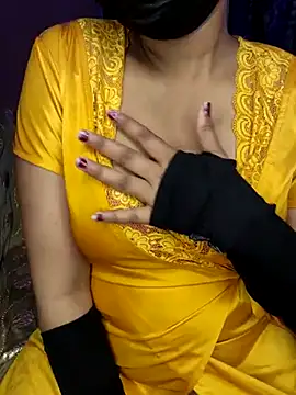 Snapshot of Love_Evaa chatting on February 14, 2025, 10:47 pm Love Evaa online show from February 14, 2025, 10:47 pm