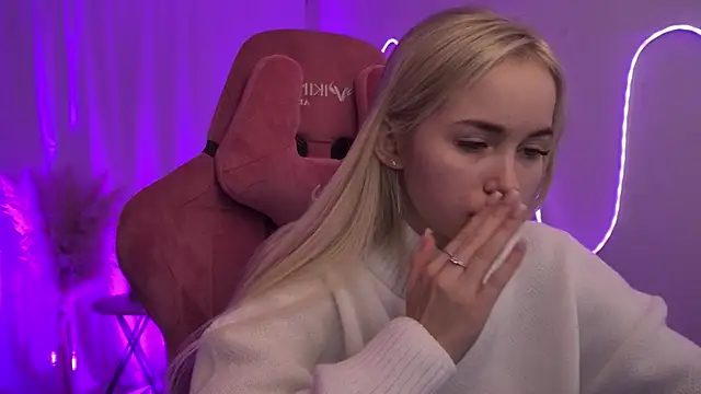 DakotaaJohnnson online show from December 15, 2025, 5:55 am