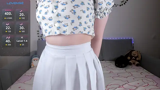 EmmyStar  online show from February 27, 2025, 4:53 pm