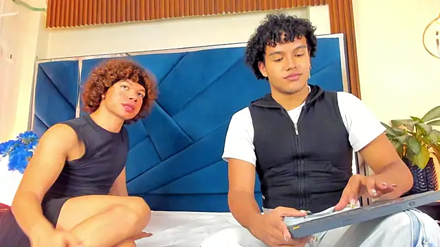 Snapshot of DanteAndKyle chatting on November 19, 2025, 10:43 pm DanteAndKyle online show from November 19, 2025, 10:43 pm