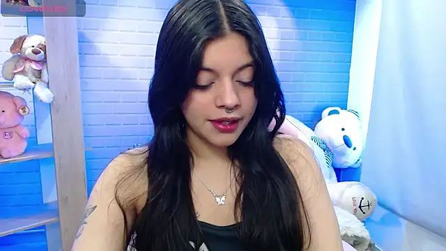 ashley cute77 online show from December 15, 2025, 11:03 am