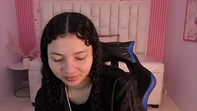 Snapshot of shalon_diaz_s chatting on February 7, 2026, 1:15 pm shalon diaz s online show from February 7, 2026, 1:15 pm