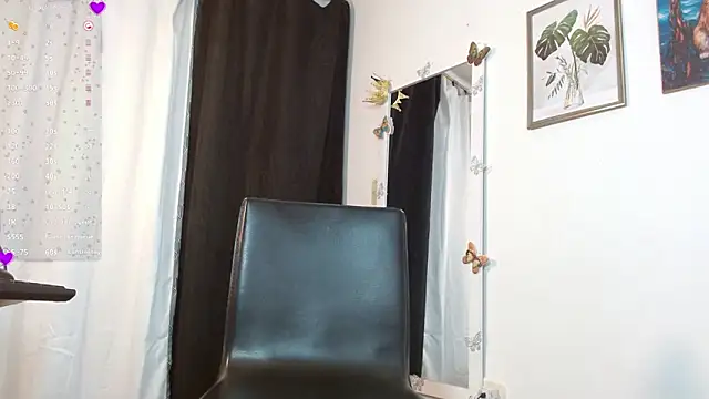 Snapshot of SophiaJohnson_17 chatting on October 3, 2025, 8:50 pm SophiaJohnson 17 online show from October 3, 2025, 8:50 pm