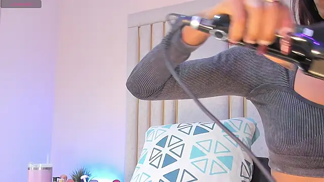 Liincostelloo online show from October 24, 2025, 7:43 pm