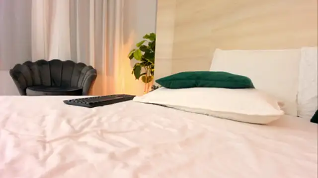 Snapshot of EllaWhiteX chatting on May 22, 2026, 5:07 pm EllaWhiteX online show from May 22, 2026, 5:07 pm