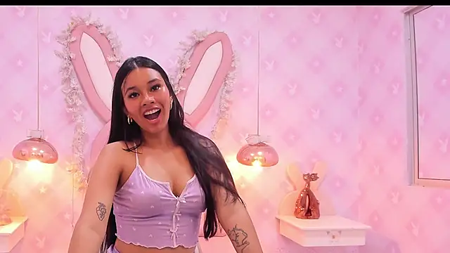 Snapshot of LIA_SWAN_ chatting on October 28, 2025, 4:27 am LIA SWAN online show from October 28, 2025, 4:27 am