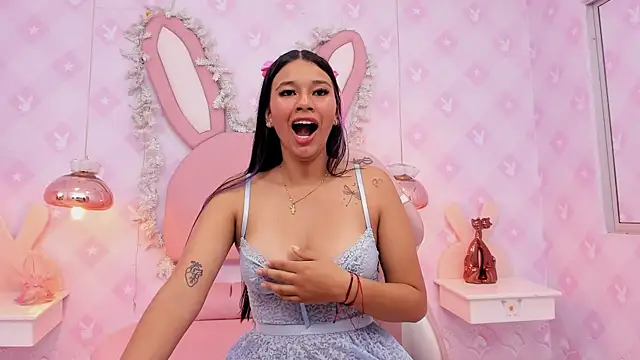 Snapshot of LIA_SWAN_ chatting on November 25, 2025, 4:12 am LIA SWAN online show from November 25, 2025, 4:12 am