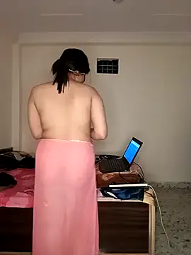 Snapshot of night_queen07 chatting on March 21, 2025, 9:56 pm night queen07 online show from March 21, 2025, 9:56 pm