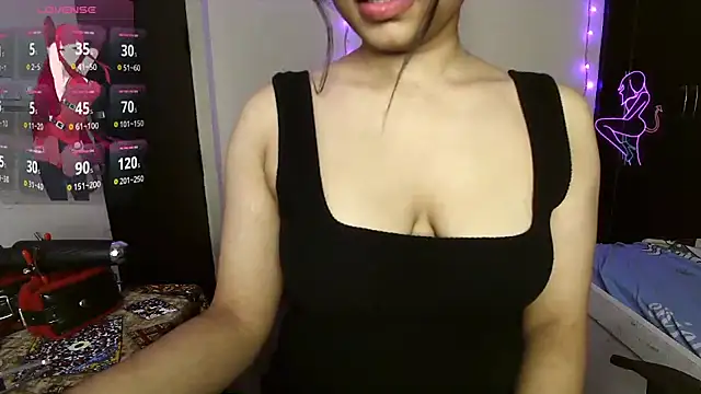 Snapshot of night_queen07 chatting on December 3, 2025, 9:24 pm night queen07 online show from December 3, 2025, 9:24 pm