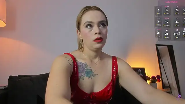 Snapshot of RayaCarr_ chatting on March 13, 2026, 1:07 pm RayaCarr online show from March 13, 2026, 1:07 pm