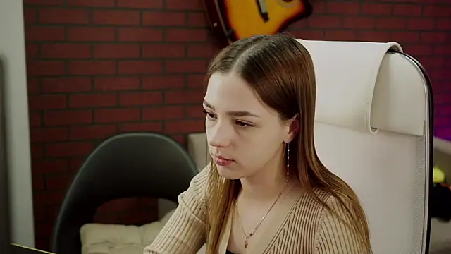 Snapshot of PamBeesly chatting on January 22, 2025, 12:38 pm PamBeesly online show from January 22, 2025, 12:38 pm