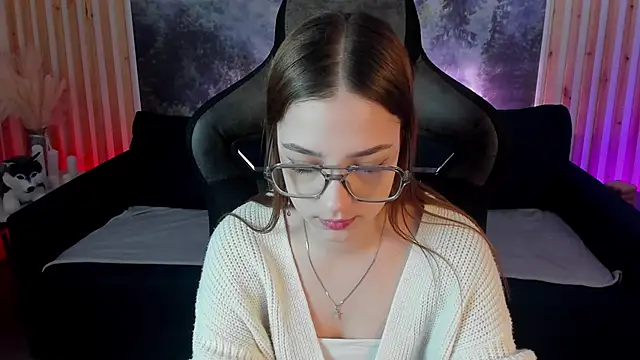 Snapshot of PamBeesly chatting on January 29, 2025, 8:08 am PamBeesly online show from January 29, 2025, 8:08 am