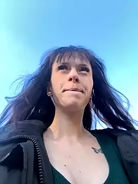 Ciara2004 online show from November 7, 2025, 10:37 am