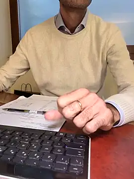 Snapshot of AvvocatoPorco chatting on October 14, 2025, 10:05 am AvvocatoPorco online show from October 14, 2025, 10:05 am