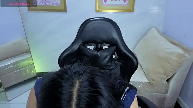 Paulette v online show from November 28, 2025, 1:14 pm