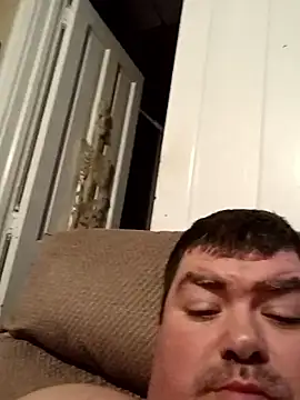 Rcraigue4 online show from October 19, 2025, 10:49 am