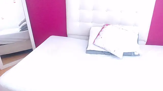 tinyy whore18 online show from February 18, 2025, 2:38 pm