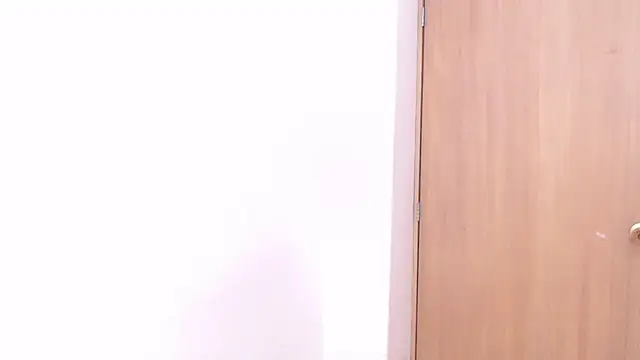 tinyy whore18 online show from March 18, 2025, 5:42 pm