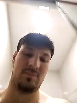 GuilhermeBusatta007 online show from April 16, 2026, 10:01 pm