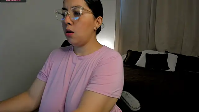 brithany olson25 online show from October 22, 2025, 1:00 pm