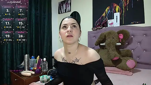 Emmie Hot online show from October 20, 2025, 12:05 pm