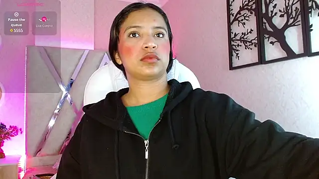 Sophia waalker  1 online show from January 29, 2025, 12:24 pm