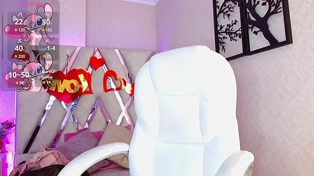 Sophia waalker  1 online show from February 26, 2025, 10:58 am