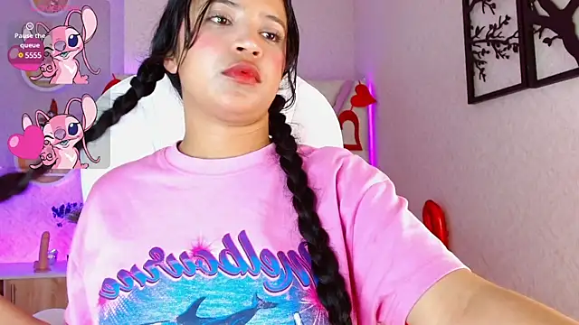 Sophia waalker  1 online show from February 26, 2025, 5:07 pm