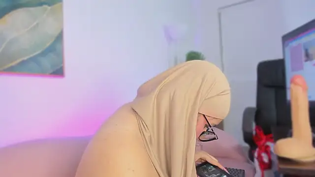 Snapshot of Ayha_khalaf chatting on February 20, 2026, 6:26 am Ayha khalaf online show from February 20, 2026, 6:26 am