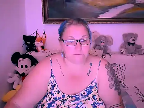 Snapshot of mayamayx chatting on September 12, 2025, 7:36 pm mayamayx online show from September 12, 2025, 7:36 pm