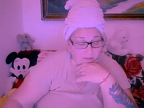 Snapshot of mayamayx chatting on November 10, 2025, 8:08 pm mayamayx online show from November 10, 2025, 8:08 pm