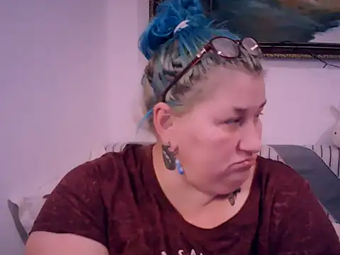 Snapshot of mayamayx chatting on December 2, 2025, 3:40 pm mayamayx online show from December 2, 2025, 3:40 pm