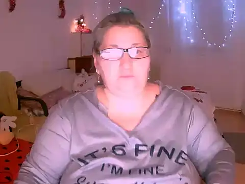 Snapshot of mayamayx chatting on December 15, 2025, 7:51 pm mayamayx online show from December 15, 2025, 7:51 pm