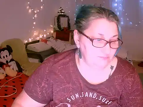 Snapshot of mayamayx chatting on December 18, 2025, 6:47 pm mayamayx online show from December 18, 2025, 6:47 pm