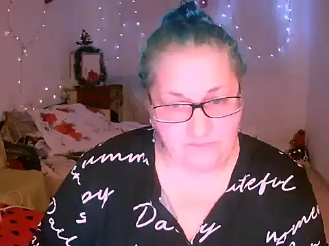 Snapshot of mayamayx chatting on December 21, 2025, 6:48 pm mayamayx online show from December 21, 2025, 6:48 pm