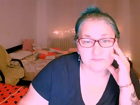 Snapshot of mayamayx chatting on January 6, 2026, 7:17 pm mayamayx online show from January 6, 2026, 7:17 pm