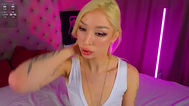 Snapshot of SallyCha chatting on November 24, 2025, 8:03 am SallyCha online show from November 24, 2025, 8:03 am