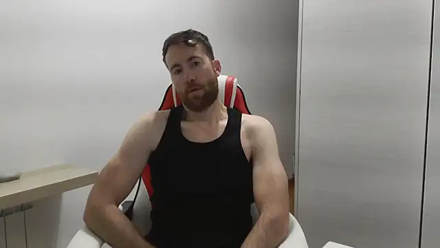 Snapshot of machohiberiko chatting on December 20, 2025, 4:58 pm machohiberiko online show from December 20, 2025, 4:58 pm